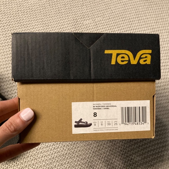 Teva Midform Universal Sandals - Picture 7 of 9